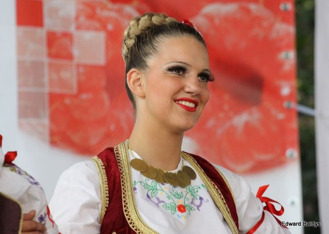 Zabrakło ławek dla widzów  (zdjęcia)