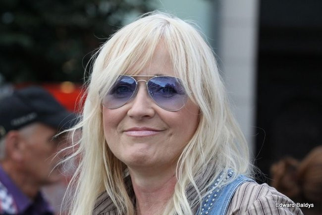 Zabrakło ławek dla widzów  (zdjęcia)