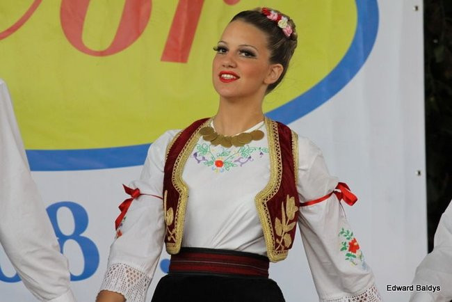 Zabrakło ławek dla widzów  (zdjęcia)