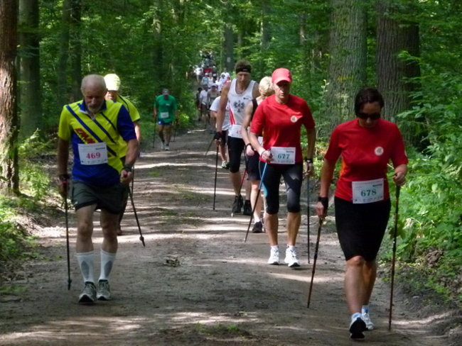Koleżeńskie bieganie w Karczmie Borowej (zdjęcia)