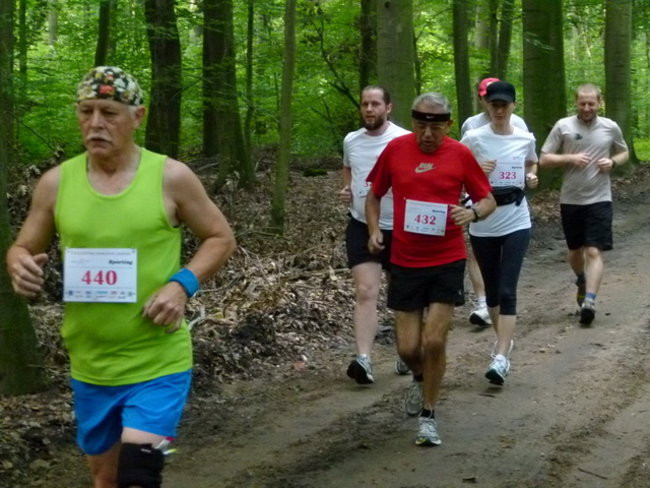 Koleżeńskie bieganie w Karczmie Borowej (zdjęcia)