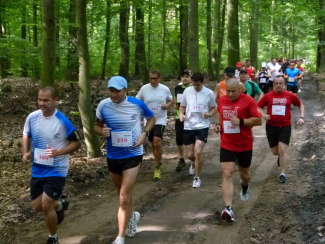 Koleżeńskie bieganie w Karczmie Borowej (zdjęcia)