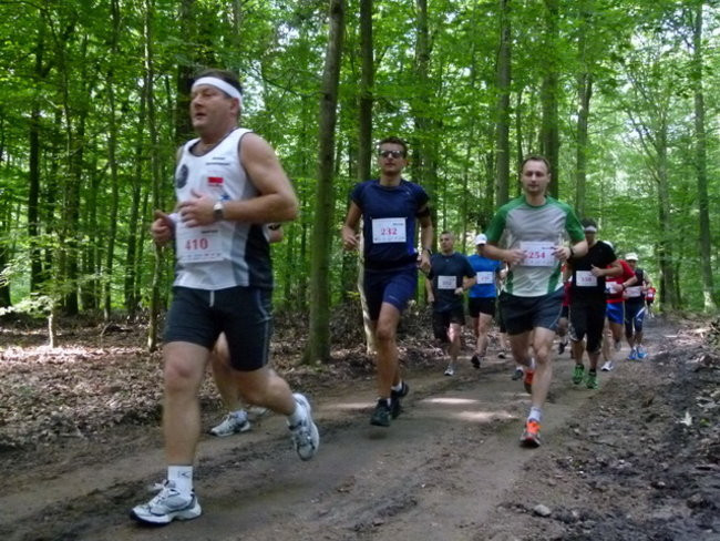 Koleżeńskie bieganie w Karczmie Borowej (zdjęcia)