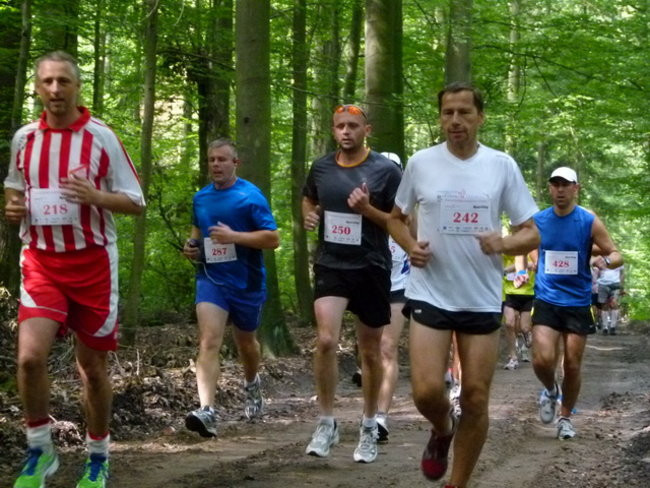 Koleżeńskie bieganie w Karczmie Borowej (zdjęcia)