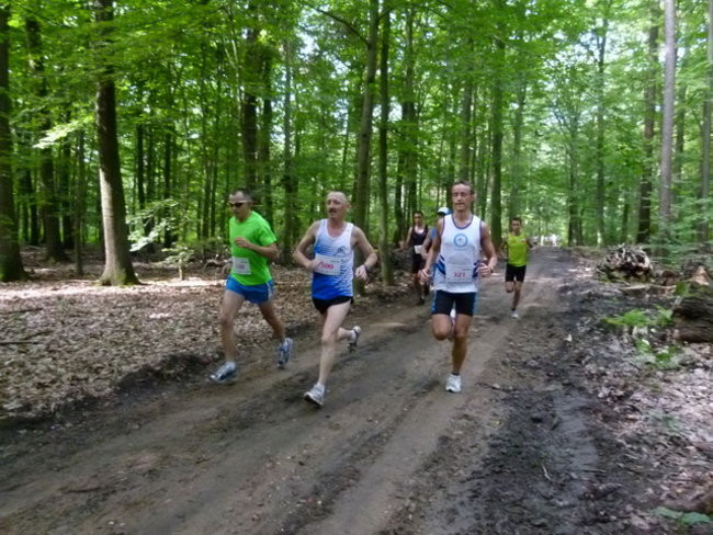 Koleżeńskie bieganie w Karczmie Borowej (zdjęcia)