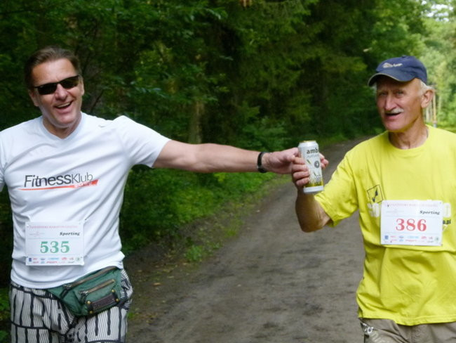 Koleżeńskie bieganie w Karczmie Borowej (zdjęcia)