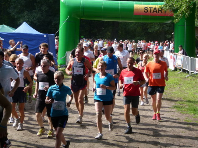 Koleżeńskie bieganie w Karczmie Borowej (zdjęcia)