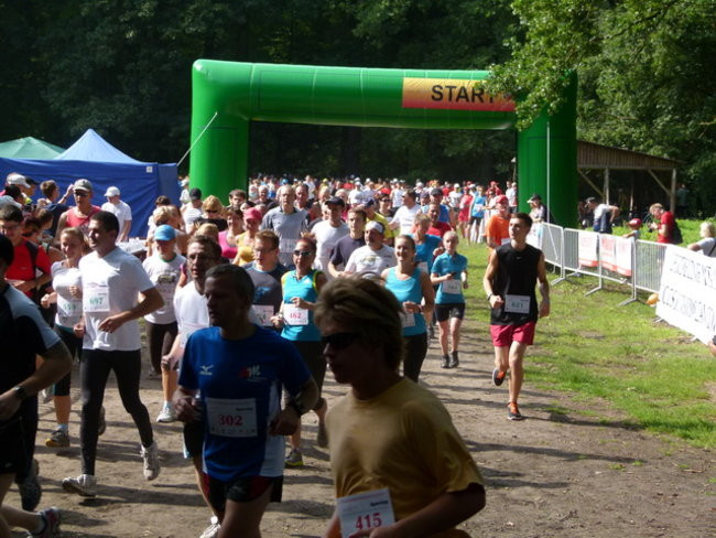 Koleżeńskie bieganie w Karczmie Borowej (zdjęcia)