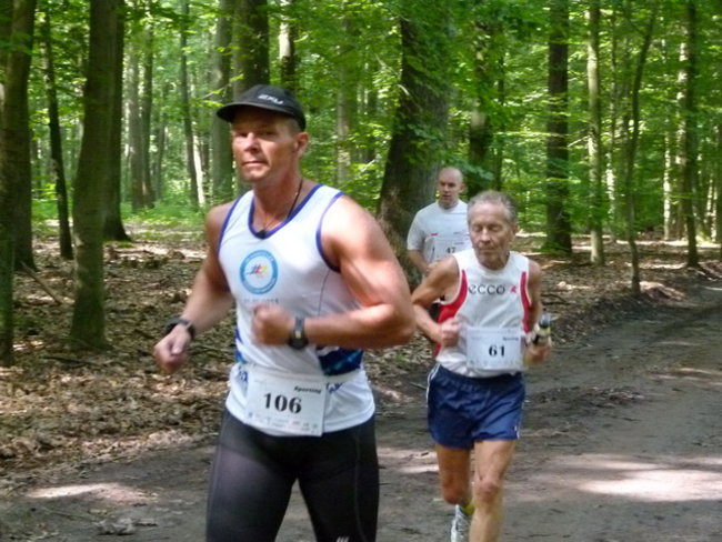 Koleżeńskie bieganie w Karczmie Borowej (zdjęcia)