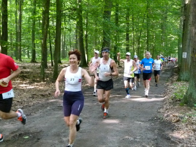 Koleżeńskie bieganie w Karczmie Borowej (zdjęcia)