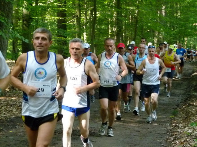 Koleżeńskie bieganie w Karczmie Borowej (zdjęcia)