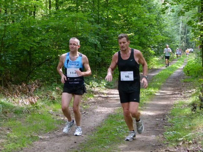 Koleżeńskie bieganie w Karczmie Borowej (zdjęcia)