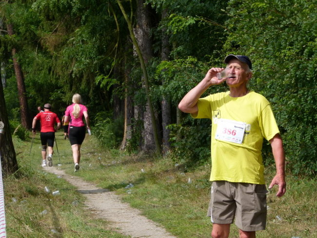 Koleżeńskie bieganie w Karczmie Borowej (zdjęcia)