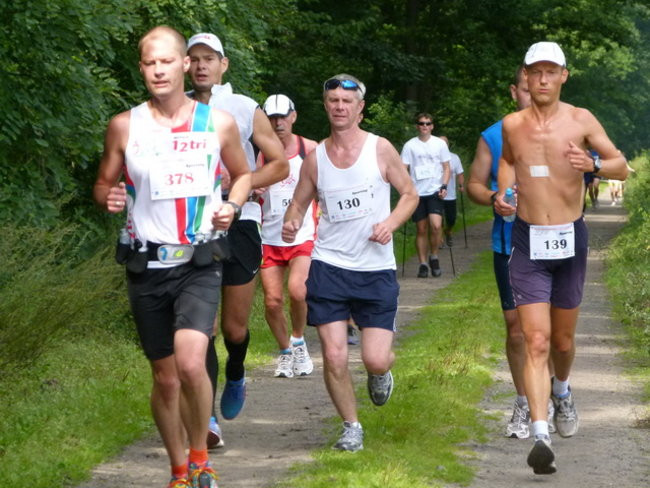 Koleżeńskie bieganie w Karczmie Borowej (zdjęcia)