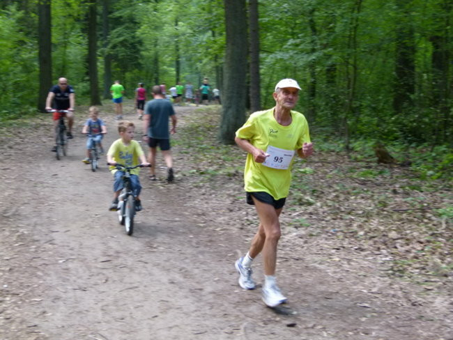 Koleżeńskie bieganie w Karczmie Borowej (zdjęcia)