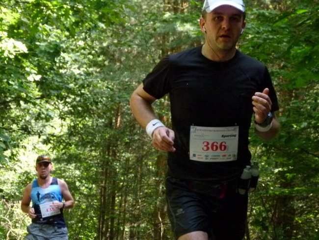 Koleżeńskie bieganie w Karczmie Borowej (zdjęcia)