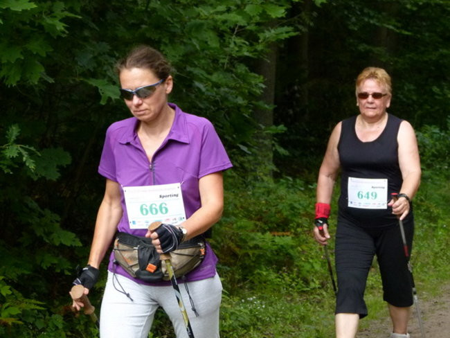 Koleżeńskie bieganie w Karczmie Borowej (zdjęcia)