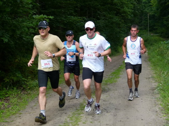 Koleżeńskie bieganie w Karczmie Borowej (zdjęcia)