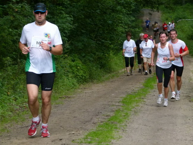 Koleżeńskie bieganie w Karczmie Borowej (zdjęcia)