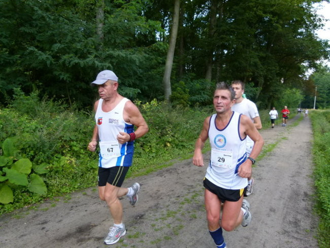 Koleżeńskie bieganie w Karczmie Borowej (zdjęcia)