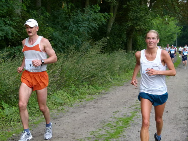 Koleżeńskie bieganie w Karczmie Borowej (zdjęcia)