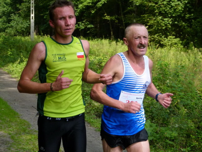 Koleżeńskie bieganie w Karczmie Borowej (zdjęcia)