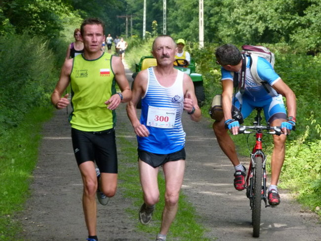 Koleżeńskie bieganie w Karczmie Borowej (zdjęcia)