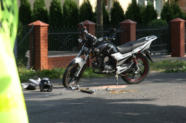 14-latek uderzył w mercedesa (zdjęcia)