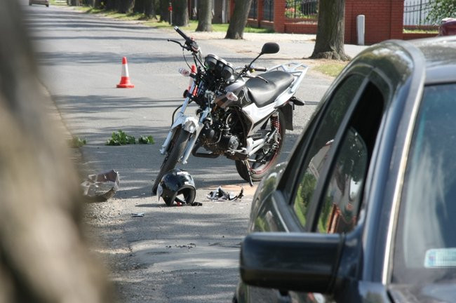 14-latek uderzył w mercedesa (zdjęcia)