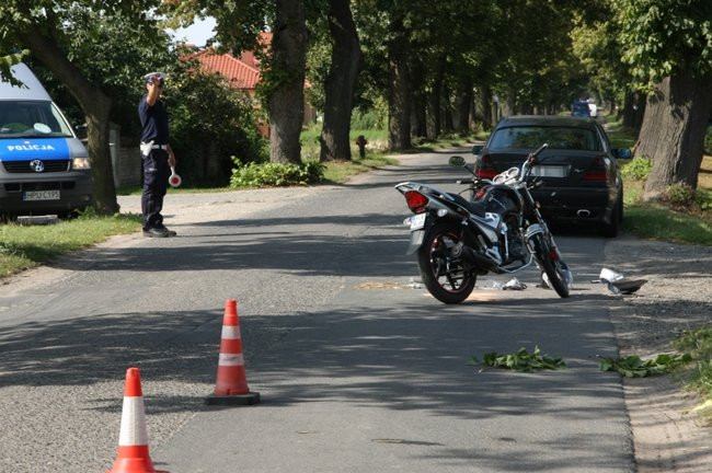 14-latek uderzył w mercedesa (zdjęcia)