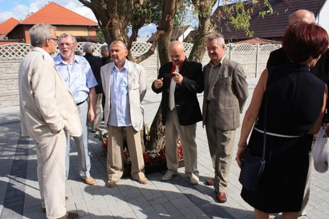 Niektórzy do szkoły idą chętnie (zdjęcia)