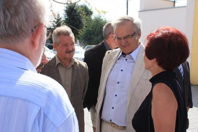 Niektórzy do szkoły idą chętnie (zdjęcia)