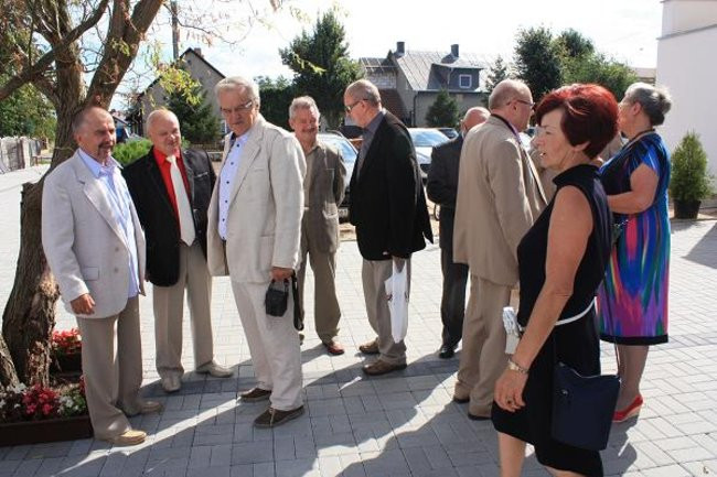 Niektórzy do szkoły idą chętnie (zdjęcia)