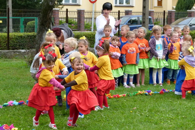 Plac ze zjeżdżalnią (zdjęcia)