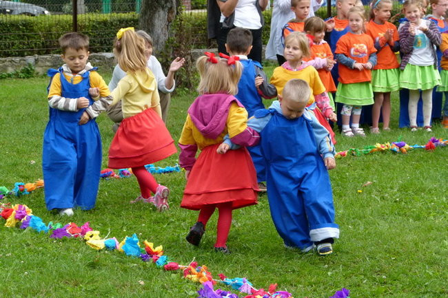 Plac ze zjeżdżalnią (zdjęcia)