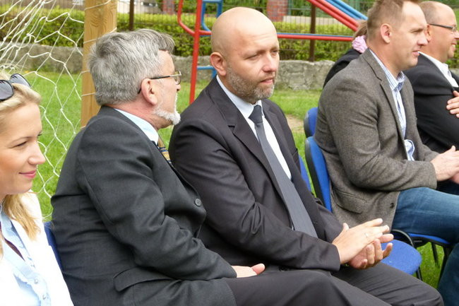 Plac ze zjeżdżalnią (zdjęcia)