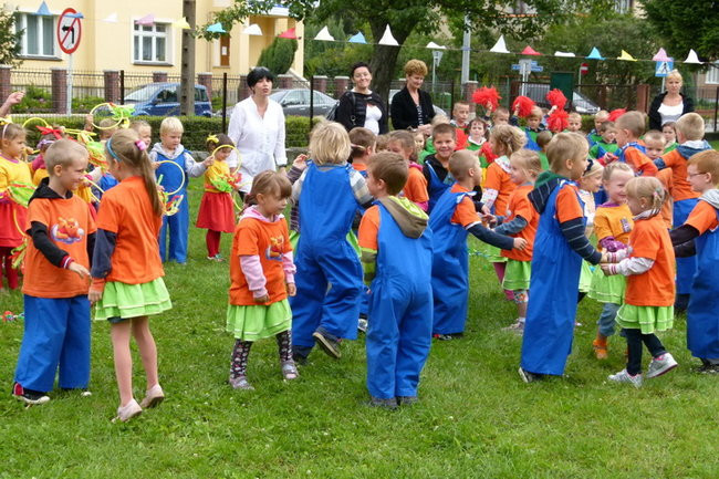 Plac ze zjeżdżalnią (zdjęcia)