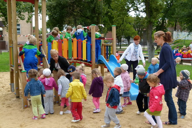 Plac ze zjeżdżalnią (zdjęcia)