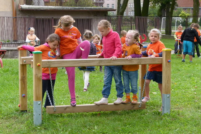 Plac ze zjeżdżalnią (zdjęcia)