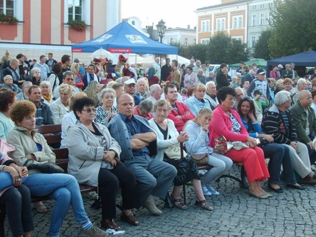 Króla w Lesznie witały tłumy (zdjęcia)