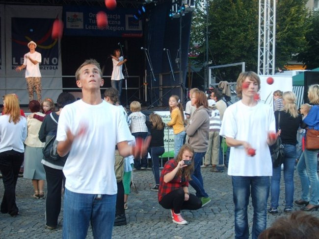 Króla w Lesznie witały tłumy (zdjęcia)