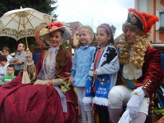 Króla w Lesznie witały tłumy (zdjęcia)