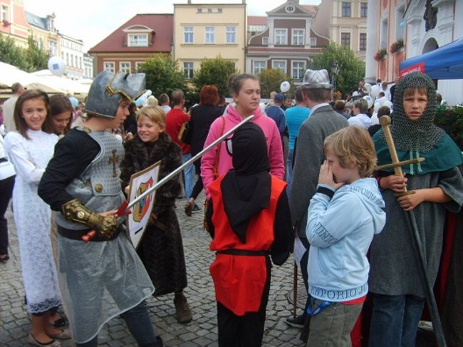 Króla w Lesznie witały tłumy (zdjęcia)