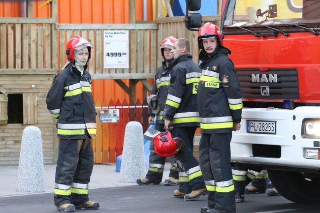 Pożar w markecie OBI w Lesznie (zdjęcia)