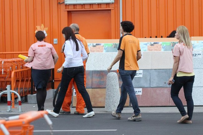 Pożar w markecie OBI w Lesznie (zdjęcia)