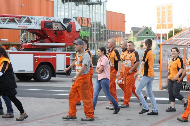 Pożar w markecie OBI w Lesznie (zdjęcia)