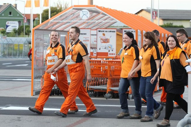 Pożar w markecie OBI w Lesznie (zdjęcia)