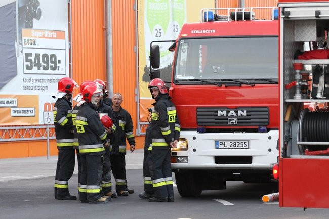Pożar w markecie OBI w Lesznie (zdjęcia)