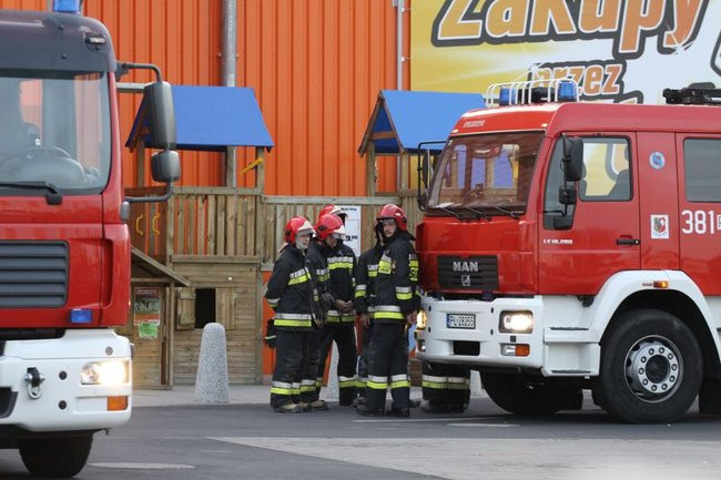 Pożar w markecie OBI w Lesznie (zdjęcia)