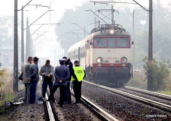Samobójstwo na torach! (zdjęcia)